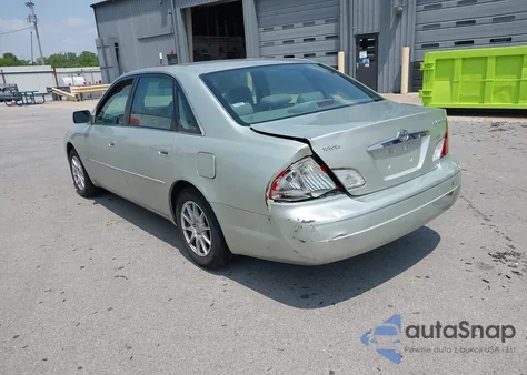 2000 Toyota Avalon Xl z USA, uszkodzony, nr VIN 4T1BF28B6YU034369